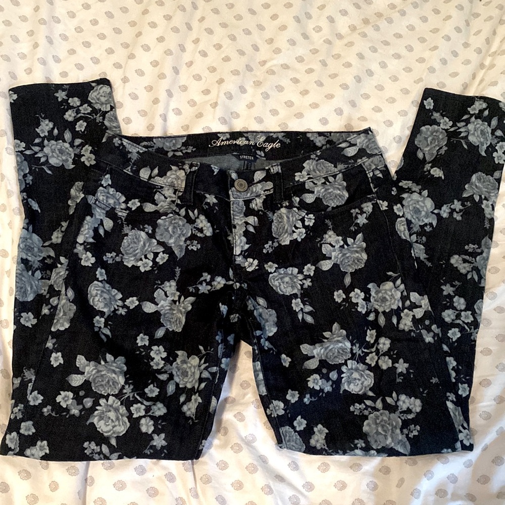 American Eagle Outfitters floral stretch jeggings size 6